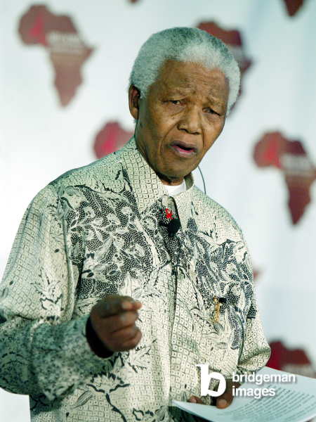 Nelson Mandela s'exprime lors d'un forum de la jeunesse